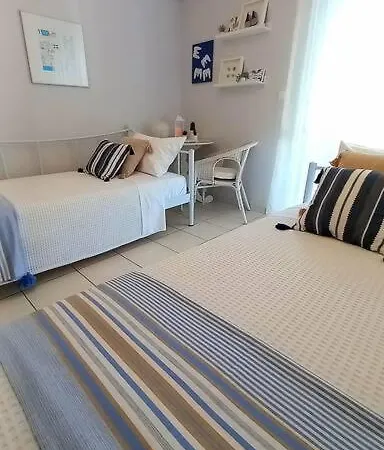 A Cozy Modern 4 Minutes Walk From Metro Διαμέρισμα *