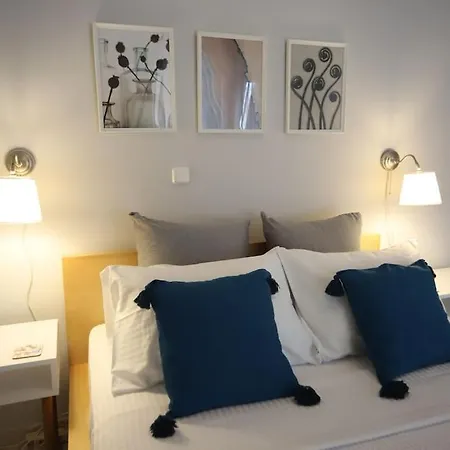 Διαμέρισμα A Cozy Modern 4 Minutes Walk From Metro *