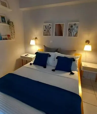 A Cozy Modern 4 Minutes Walk From Metro Αθήνα