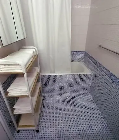 A Cozy Modern 4 Minutes Walk From Metro Διαμέρισμα