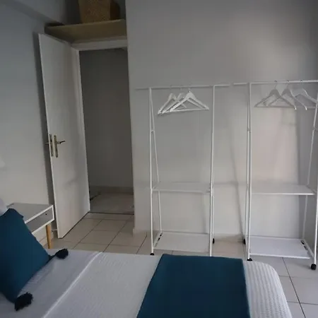Διαμέρισμα A Cozy Modern 4 Minutes Walk From Metro *