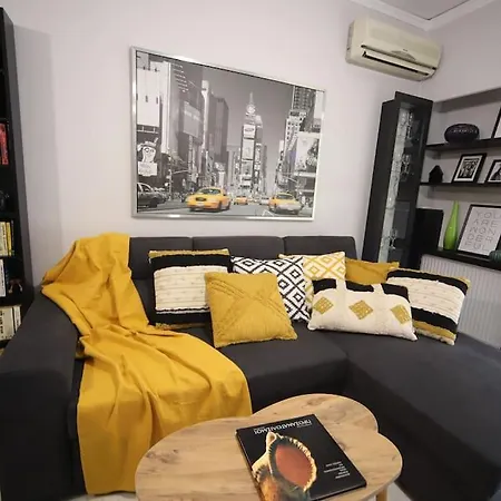 A Cozy Modern 4 Minutes Walk From Metro *